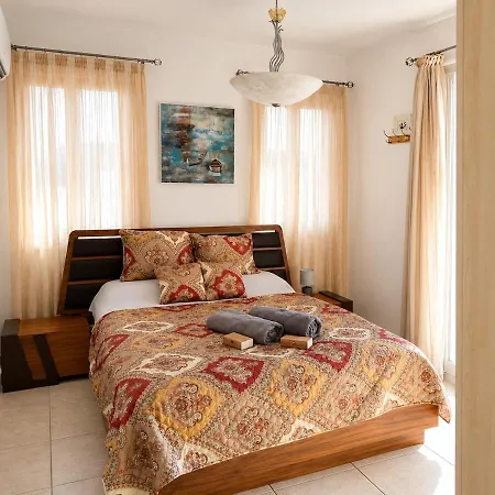 Apartmán Eye 360 Hotel, Lighthouse & Sea View Paphos