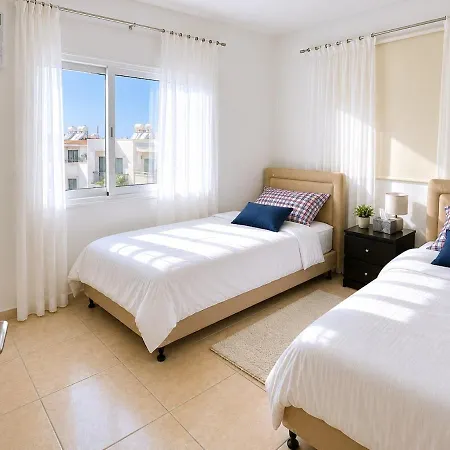 Apartmán Eye 360 Hotel, Lighthouse & Sea View Paphos